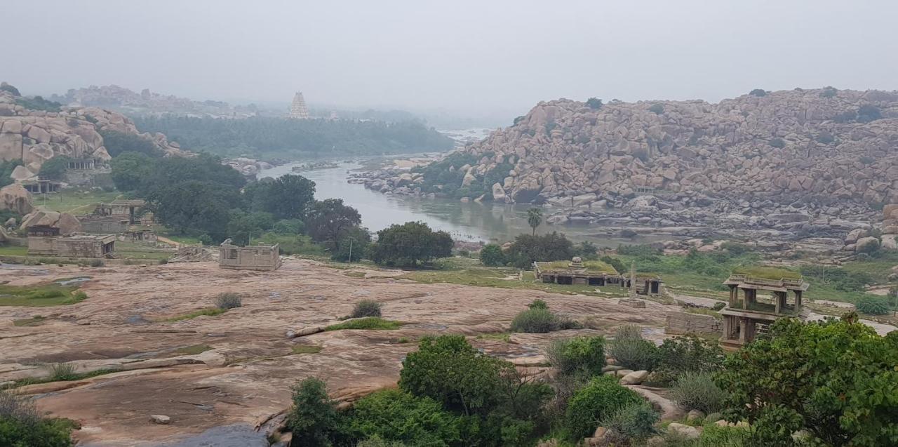 Padmaa Hampi Villa Luaran gambar