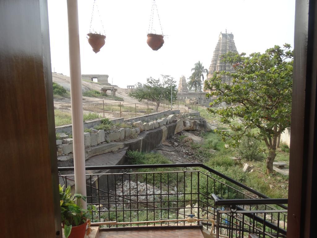 Padmaa Hampi Villa Bilik gambar
