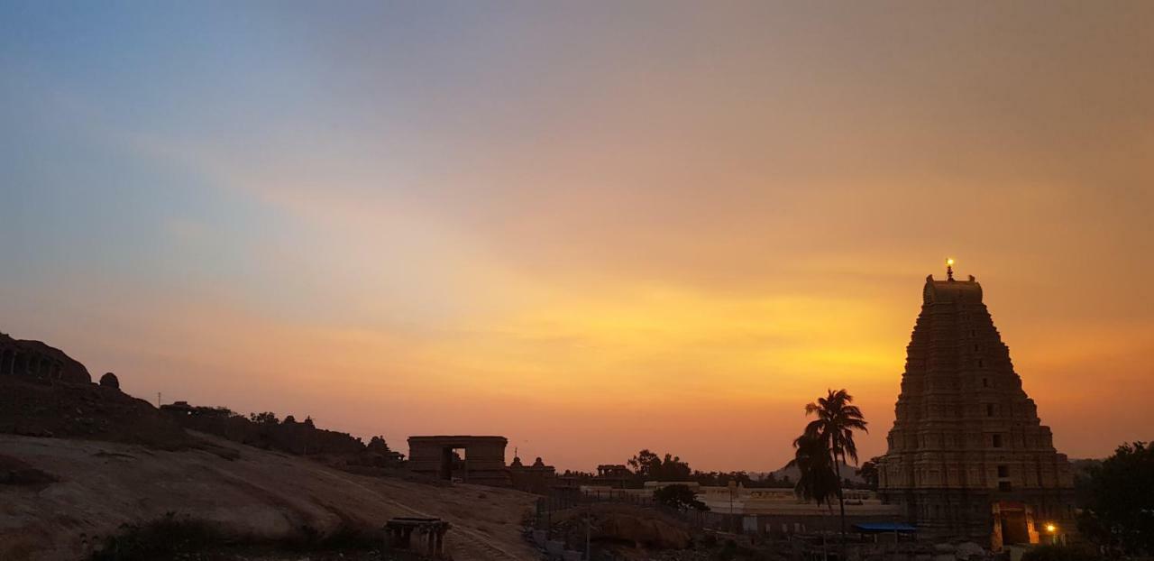 Padmaa Hampi Villa Luaran gambar