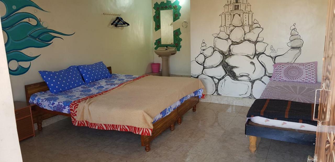 Padmaa Hampi Villa Luaran gambar