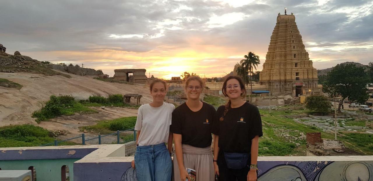 Padmaa Hampi Villa Luaran gambar